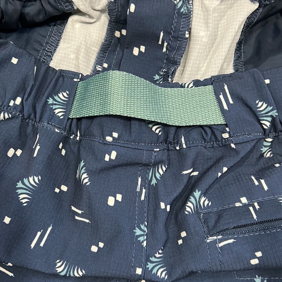 MOUNTAIN AND ISLES 
Women's Hiking Shorts - Picture 6 of 14